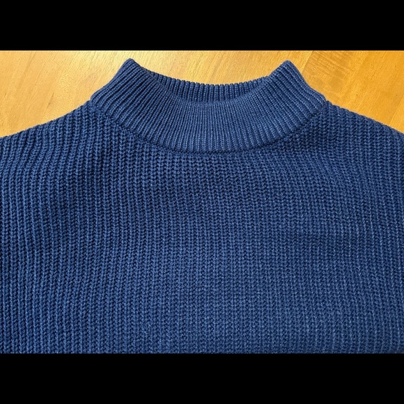 2 Gently Worn H&M sweaters - Picture 5 of 5